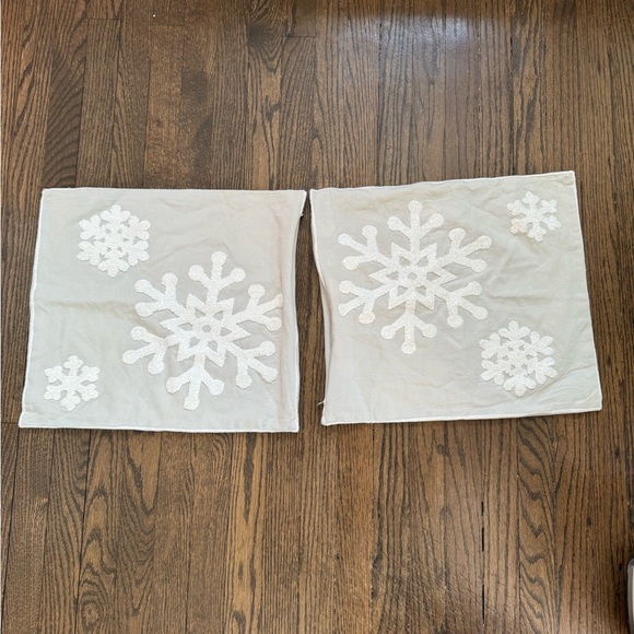 Two 17x16 Snowflake Pillowcases - Picture 2 of 5